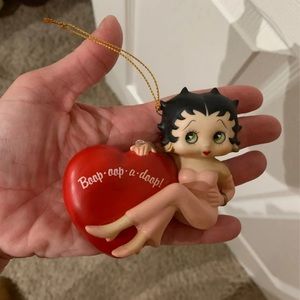 San Fran music box Betty boop in gown singing ornament